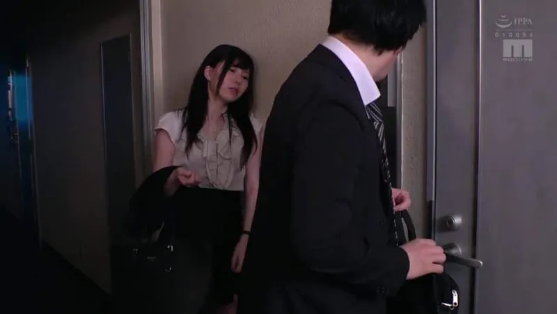 Cô vợ nhà bên nhận nhầm tôi là ông xã trong một hôm say xỉn